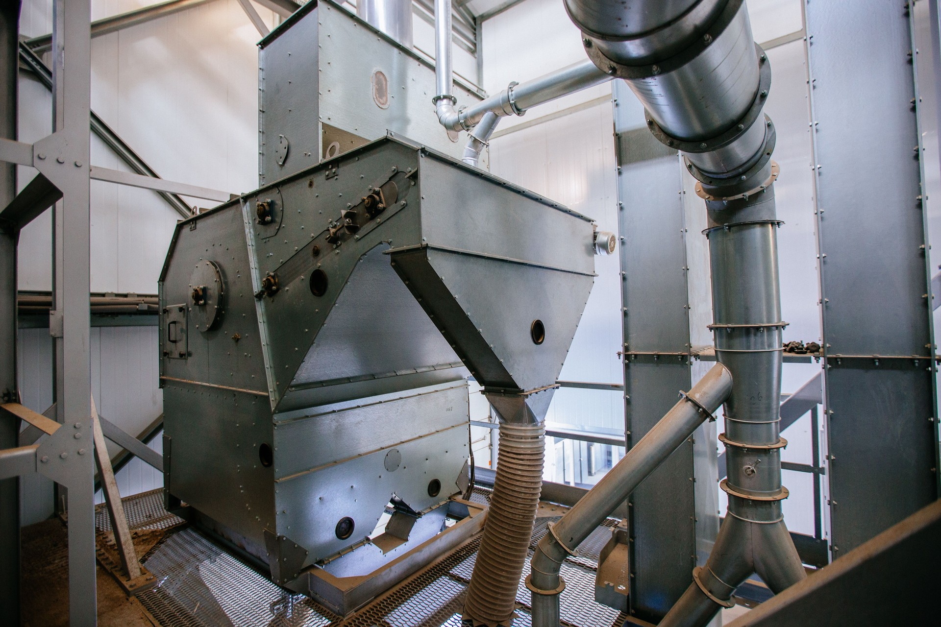 Modern grain cleaning and separation equipment